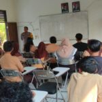 Polsek Tigaraksa: Bhabinkamtibmas Desa Sodong Bripka M. Gili Manggala Hadiri Kegiatan MPLS di UPT SKB Kabupaten Tangerang