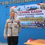 Respons Keluhan Warga Soal Kekeringan, Polresta Tangerang Salurkan Bantuan Air Bersih ke Panongan