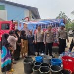 Polresta Tangerang Salurkan Bantuan Air Bersih ke Suka Asih Pasar Kemis