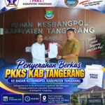 BIDANG HUMAS PERKUMPULAN KOMUNIKASI KOMITE SEKOLAH ( PKKS ) Kabupaten Tangerang Serahkan Berkas ke Kesbangpol Kabupaten Tangerang